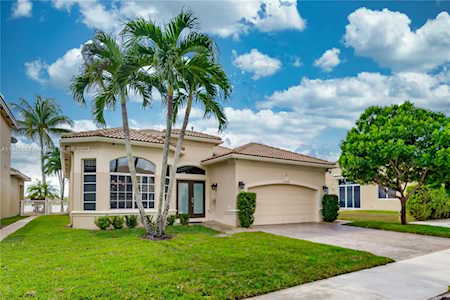19390 SW 61 St Pembroke Pines, FL 33332