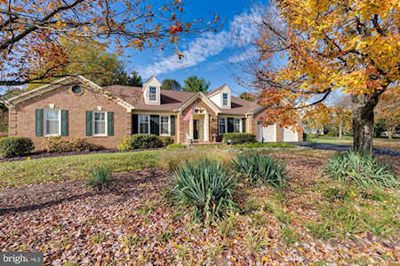 6464 Gristmill Square Ln Centreville, VA 20120