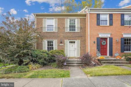 2482 Windbreak Dr Alexandria, VA 22306