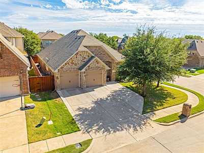 5729 New Castle Drive Richardson, TX 75082