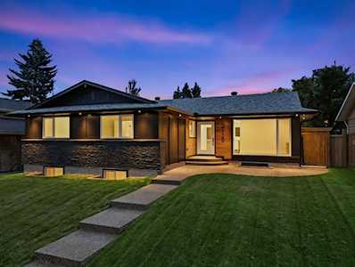215 Parkview Crescent SE Calgary, AB T2J4N9