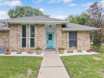 208 Buffalo Creek Drive Waxahachie, TX 75165