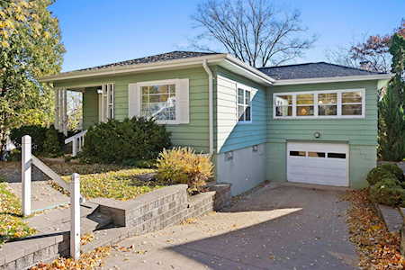 2415 Oakwood Ave Green Bay, Village of Allouez, WI 54301