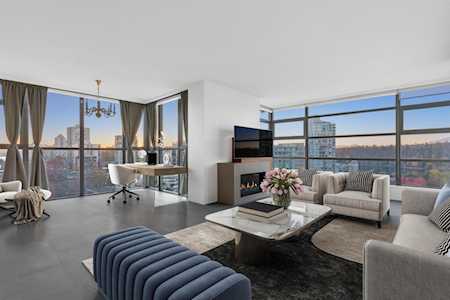 1790 Bayshore Drive #1103 Vancouver, BC V6G 3G5