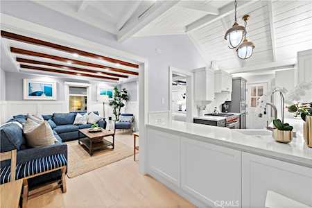 104 Onyx Ave Newport Beach, CA 92662