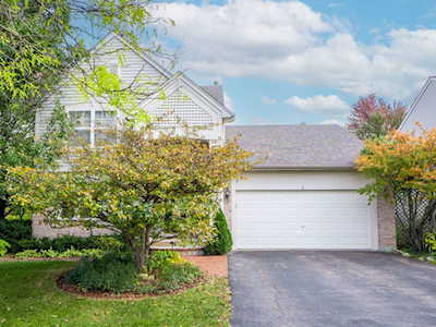 1 S Conway Ct South Elgin, IL 60177
