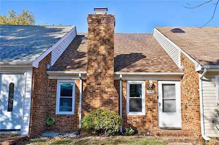 1542 Crescent Pointe Ln Virginia Beach, VA 23453
