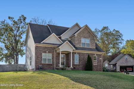 8606 Chelmer Ln Louisville, KY 40220