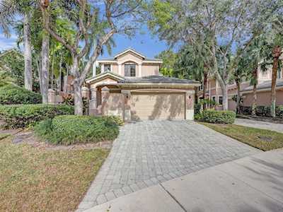 2651 Center Court Dr #28 Weston, FL 33332