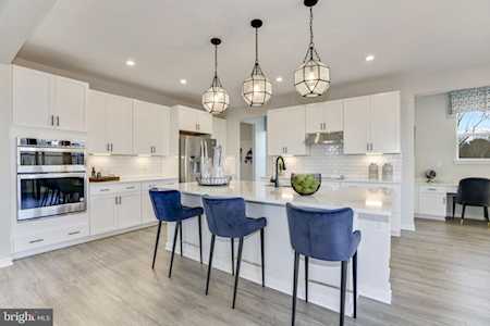 3885 Hillview Ct Alexandria, VA 22310
