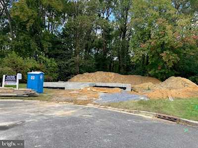 16 Reisling Place Swedesboro, NJ 08085