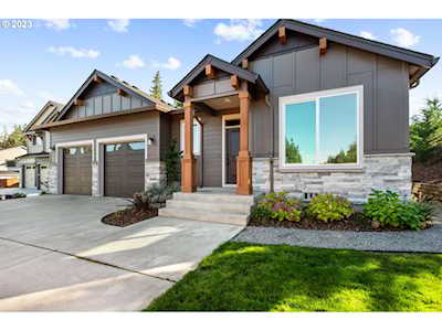 2411 S Royal CT Ridgefield, WA 98642