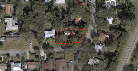 1107 NE 117th St Biscayne Park, FL 33161