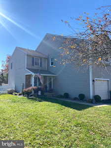 520 Meadow Ln Pennsburg, PA 18073