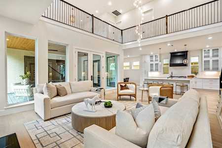 951 Byrne St Houston, TX 77009