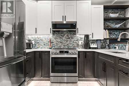 457 West Avenue #303 Kelowna, BC V1Y4Z3