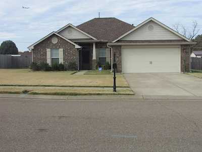 7661 Woodridge Dr Southaven, MS 38672