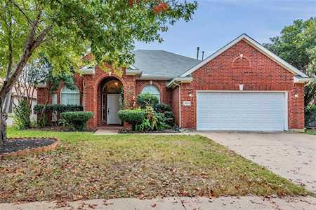 2833 Birmingham Drive Grand Prairie, TX 75052