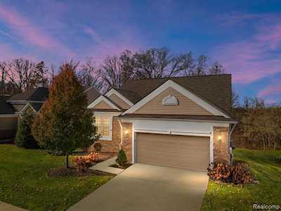 327 Bozeman Ct Oceola Twp, MI 48843