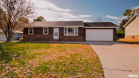 602 Manor Dr Metamora, IL 61548