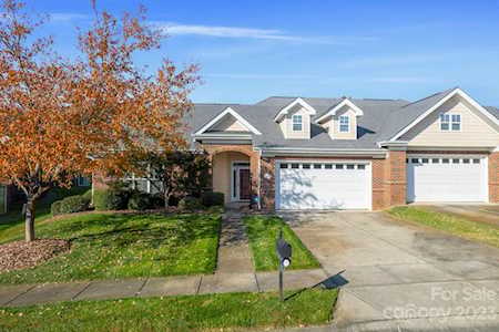 2911 Autumn Harvest Ln Charlotte, NC 28269