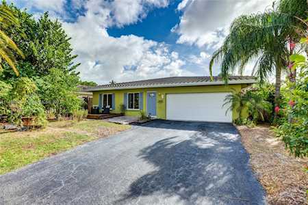 1750 NE 49th St Fort Lauderdale, FL 33334
