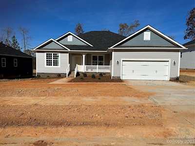7735 Village Parkway Locust, NC 28097