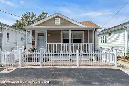 286 Norwood Ave Laurence Harbor, NJ 08879