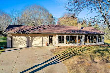 980 Oakview Dr Oneida, Village of Hobart, WI 54155