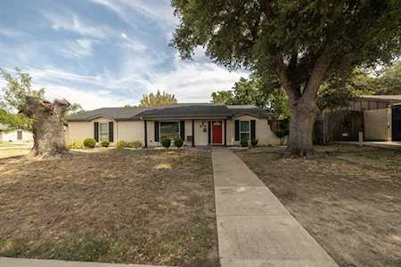 2124 Ming Drive Edgecliff Village, TX 76134