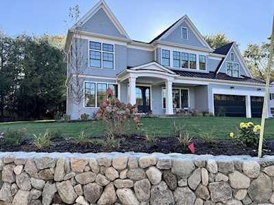 18 Sprague Rd Wellesley, MA 02481