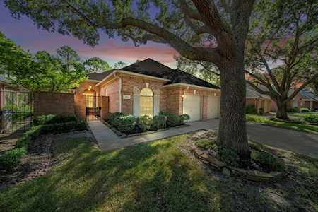 2711 Kittansett Circle Katy, TX 77450