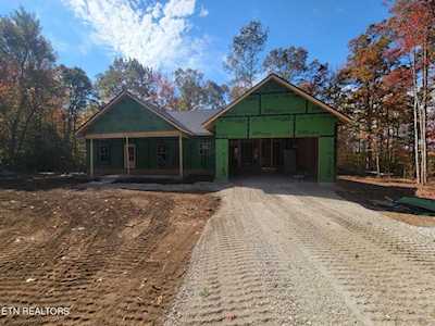 123 Barrett Lane Grimsley, TN 38565