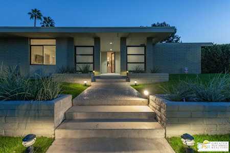 1011 E Sierra Way Palm Springs, CA 92264