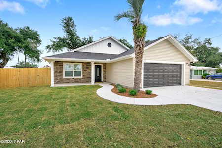 2417 W Orlando Rd Panama City, FL 32405