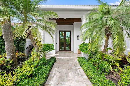 160 Beacon Lane Jupiter Inlet Colony, FL 33469