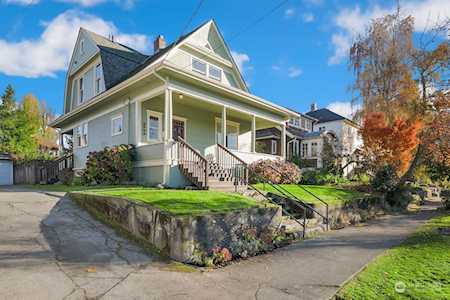 5702 Woodlawn Ave N Seattle, WA 98103