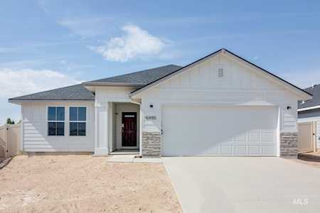 6895 S Sushana River Ave Meridian, ID 83642