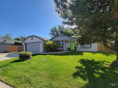 1643 E Cougar Creek Drive Meridian, ID 83646