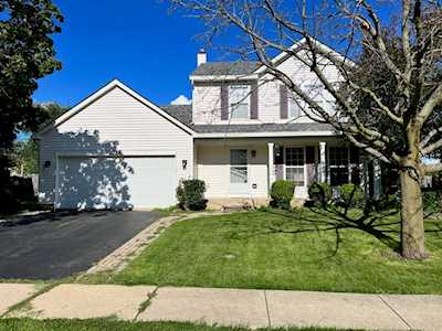 2216 Cottonwood Dr Elgin, IL 60123