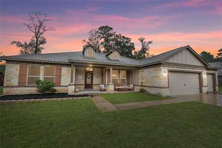 911 Carriage View Ln Houston, TX 77336