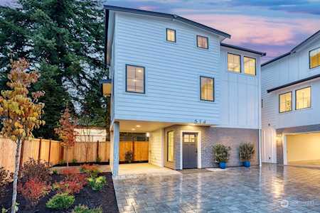 514 16th Ave W Kirkland, WA 98033