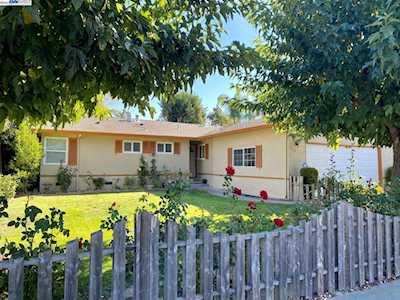 1370 Santa Rita Rd Pleasanton, CA 94566-5662