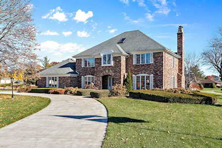8411 Carriage Green Dr Darien, IL 60561