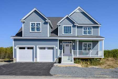 8 Narragansett Drive West Bridgewater, MA 02379