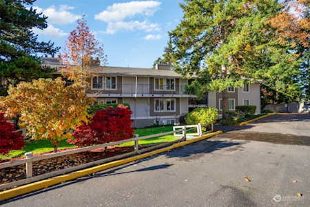 3212 80th Ave SE #3 Mercer Island, WA 98040