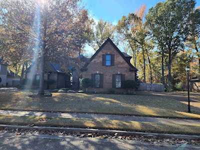 9757 Woodland Edge Ln Cordova, TN 38018