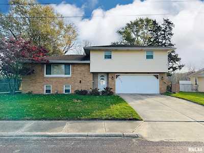 2510 N Wilson Dr Peoria, IL 61604