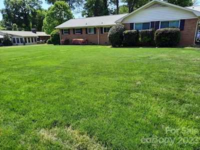 2410 Mary Ann Dr Charlotte, NC 28214