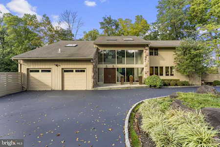 925 Stoke Rd Villanova, PA 19085